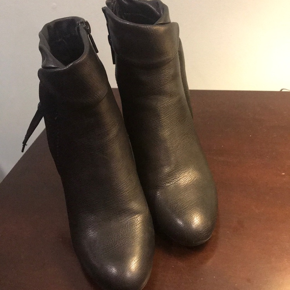 Boots - Picture 3 of 3